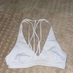 White lululemon sports bra